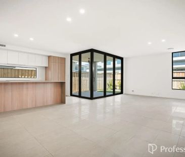 “Brand New ShaWood Built Home in Gables” - Photo 5