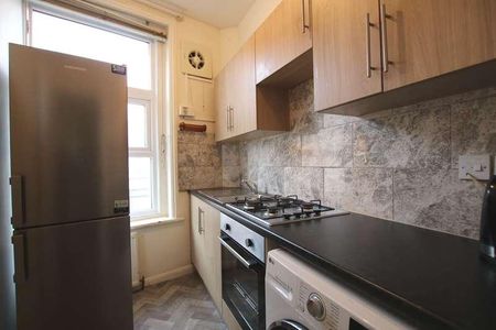 High Road, London, NW10 - Photo 4