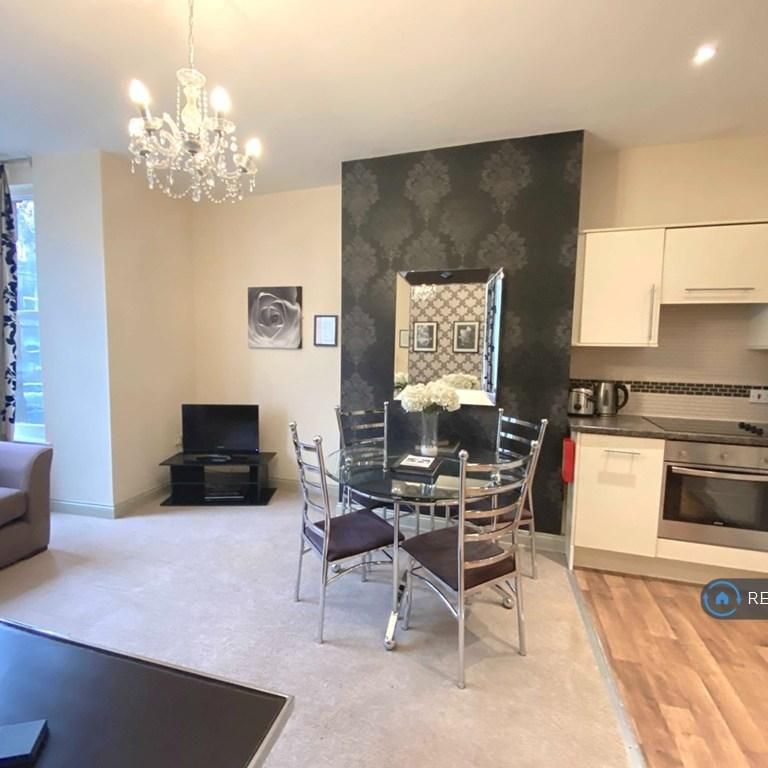 1 bedroom flat to rent - Photo 1