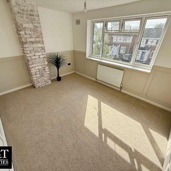 Pheasant Street, Brierley Hill, DY5 - Photo 1