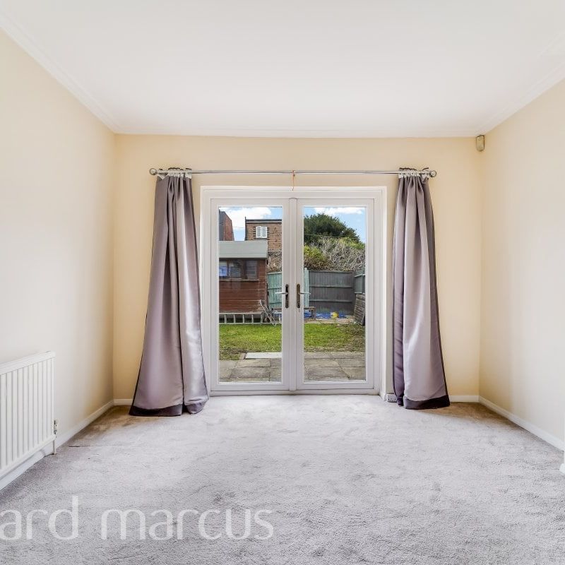 Garden Avenue - Photo 1