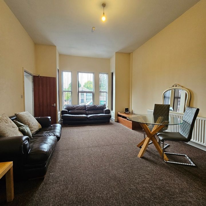 7 Bed Terraced House, Wilbraham Road, M14 - Photo 1
