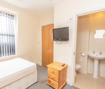 Studio to rent - Photo 2