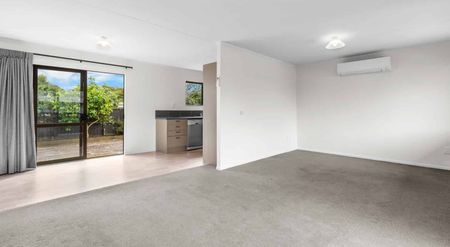 3 Bedroom home in Leamington - Photo 5