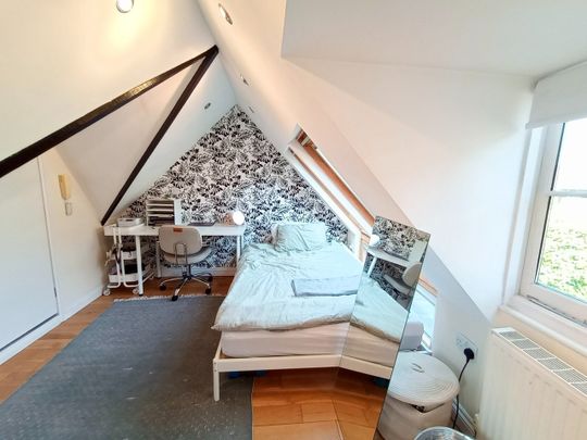 3 Bed Semi-Detached House, Highfield Road, NW11 - Photo 1