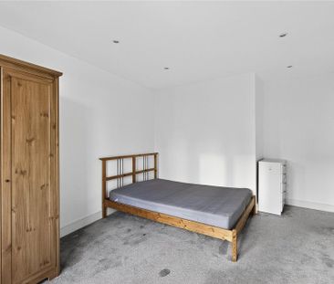 3 bedroom apartment to rent - Photo 5