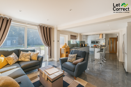 5 bedroom detached house to rent - Photo 4