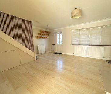 3 bedroom semi-detached house to rent - Photo 5