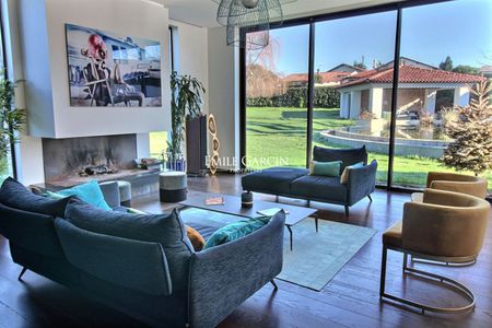 Maison à louer à Saint Jean de Luz, au calme avec couloir de nage et piscine - Photo 4