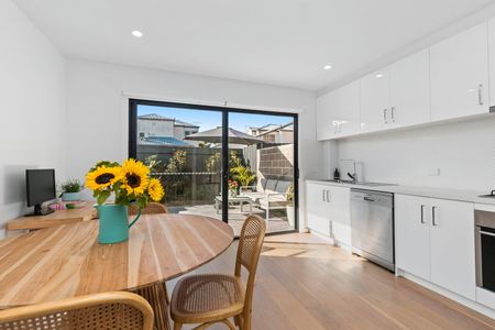 Register To Inspect // Stylish Two-Bedroom Townhouse in a Quiet West Footscray Pocket. - Photo 4