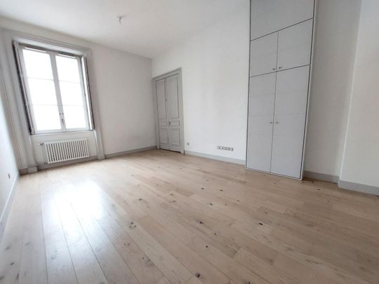 location Appartement F1 DE 50.5m² À LYON - Photo 1