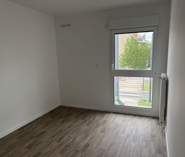 Location Appartement 2 pièces 45m² ORLEANS 45000 - Photo 4