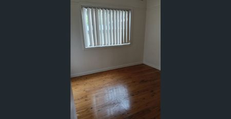 Quiet home tucked away along your own private driveway - Photo 4