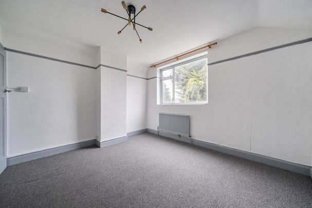 Burnt Ash Hill, Lee, London, SE12 - Photo 1