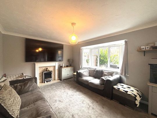 4 bedroom detached house to rent - Photo 1