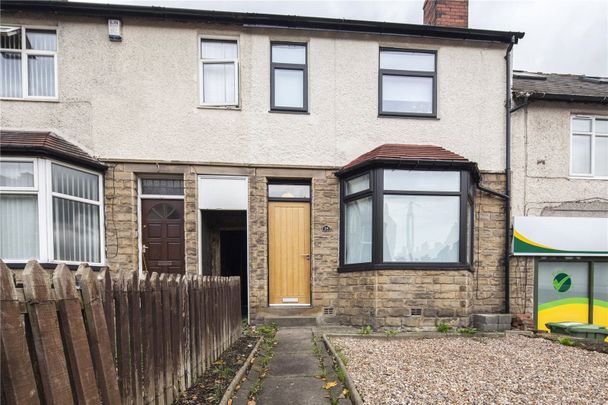 28 Newsome Road, Huddersfield, HD4 - Photo 1