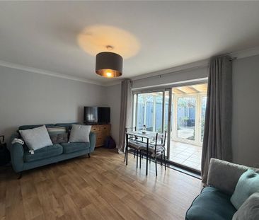 2 bedroom end of terrace house to rent - Photo 1