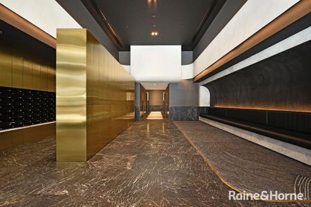 Rhodes Central Two Bedroom Apartment with 17th Floor Waterviews! - Photo 3