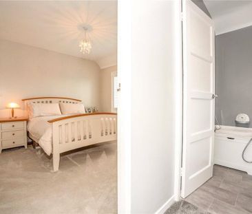 3 bedroom semi-detached house to rent - Photo 5