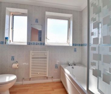 3 bedroom semi-detached house to rent - Photo 6