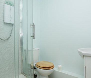 3 bedroom terraced house to rent - Photo 4