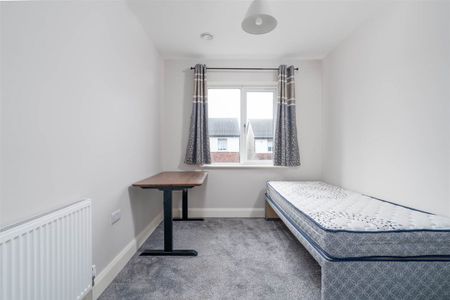 2 Hallwell Drive, Adamstown, Lucan, County Dublin - Photo 4