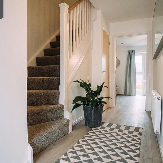 4 bedroom semi-detached house to rent - Photo 1