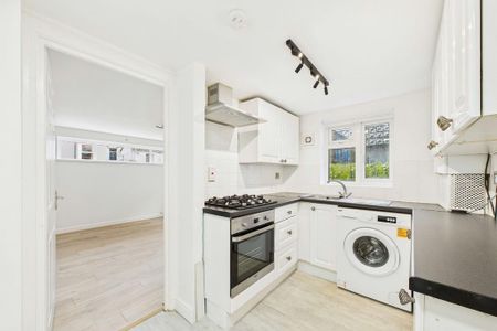 1 bedroom ground floor flat to rent - Photo 2