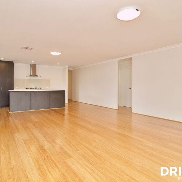 Modern Family Home in the Heart of Paradiso Estate - Photo 1