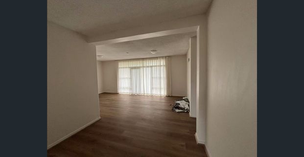 2 BEDROOM UNIT - CLOSE to UQ/ IGA - Photo 1