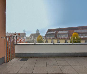 Wunderschöne 3-Zimmer-Wohnung mit Loggia und TG-Stellplatz! - Photo 1