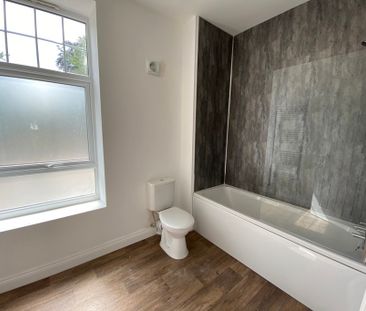 Henshall, Woodlands Village, Wakefield - Photo 6