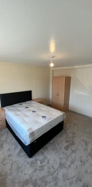 1 bedroom in a house share to rent - Photo 1