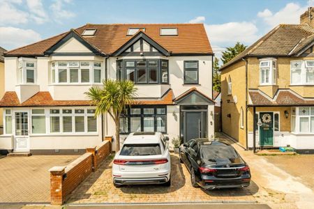 Carlingford Road, SM4, London - Photo 3