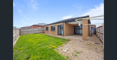 AMAZING 4 BEDROOM HOME - Photo 2