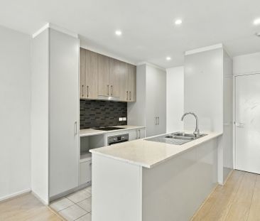 Modern Two-Bedroom Apartment in the Heart of Griffith - Photo 5