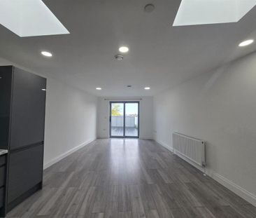 3 bedroom flat to rent - Photo 3