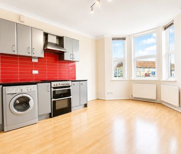 1 bedroom Flat in Queens Road, Aldershot - Photo 3