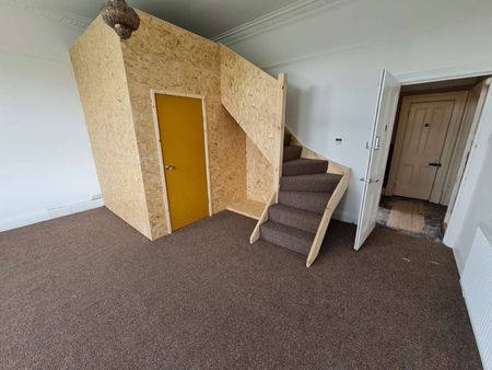 Enormous rooms need to be seen Room 14 - Photo 3