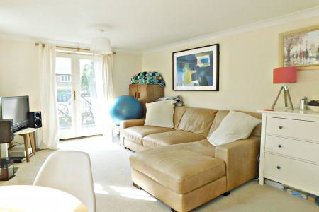 2 bedroom apartment to rent - Photo 4