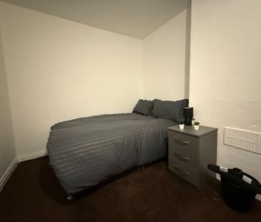 Room in a Shared House, Luxor Avenue, LS8 - Photo 2