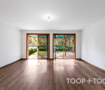 Courtyard Home Adjacent Linear Park. - Photo 2