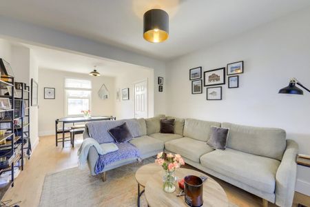 2 bedroom terraced house to rent - Photo 3