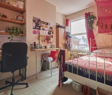 4 bedroom terraced house to rent - Photo 6