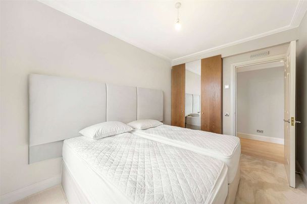 Impressive three bedroom apartment in the heart of St. John's Wood - Photo 1