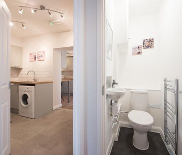 1 bedroom in a house share to rent - Photo 5