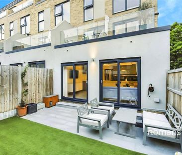 4 bedroom terraced house to rent - Photo 3