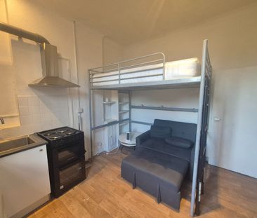 Studio Flat, Walm Lane, NW2 - Photo 2