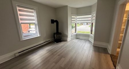 74 Queen St W, A Barrie | $1750 per month | Plus Heat | Plus Hydro - Photo 5