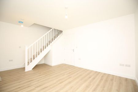 3 bedroom detached house to rent - Photo 2